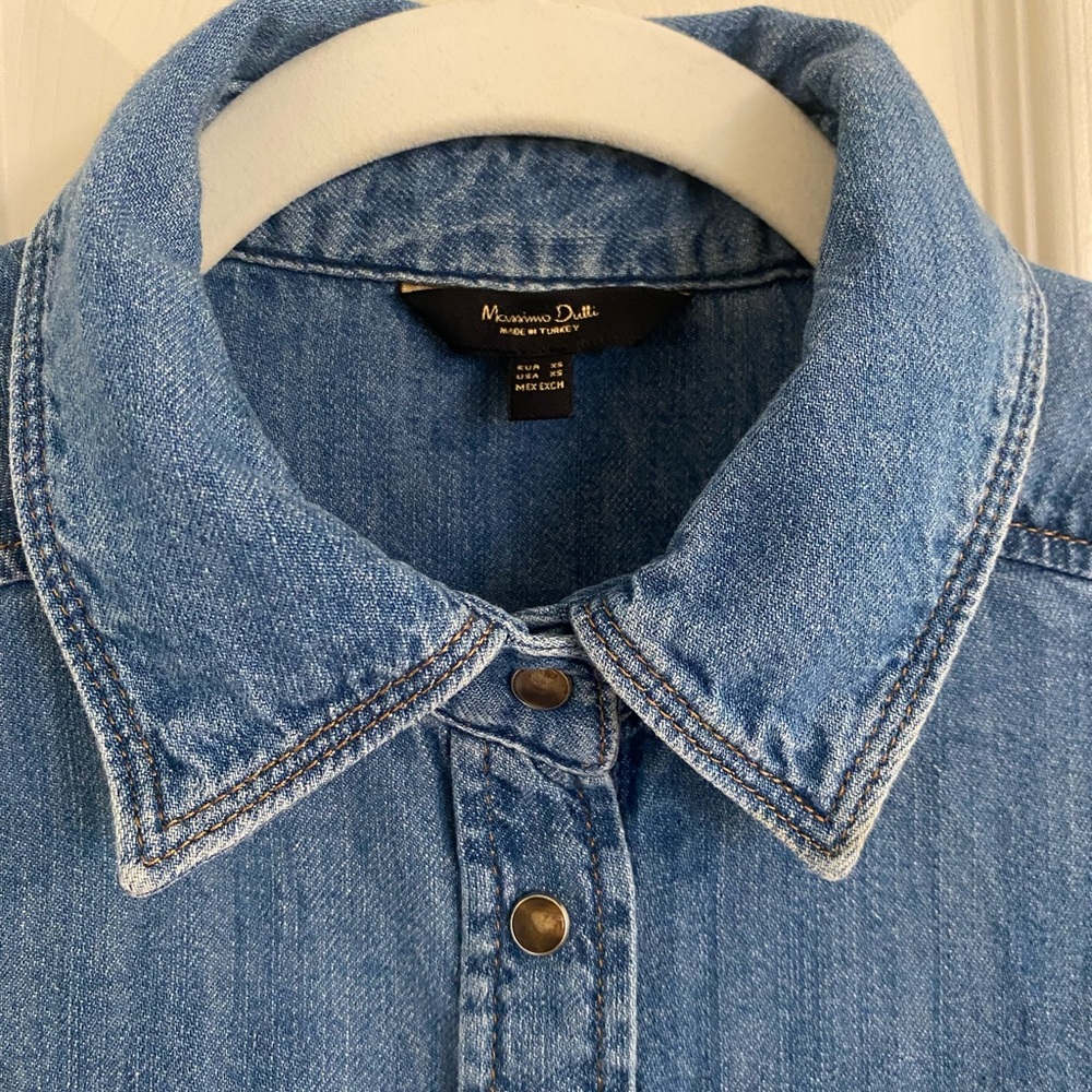 Massimo Dutti Blue Denim Shirt with tortoise shell buttons XS